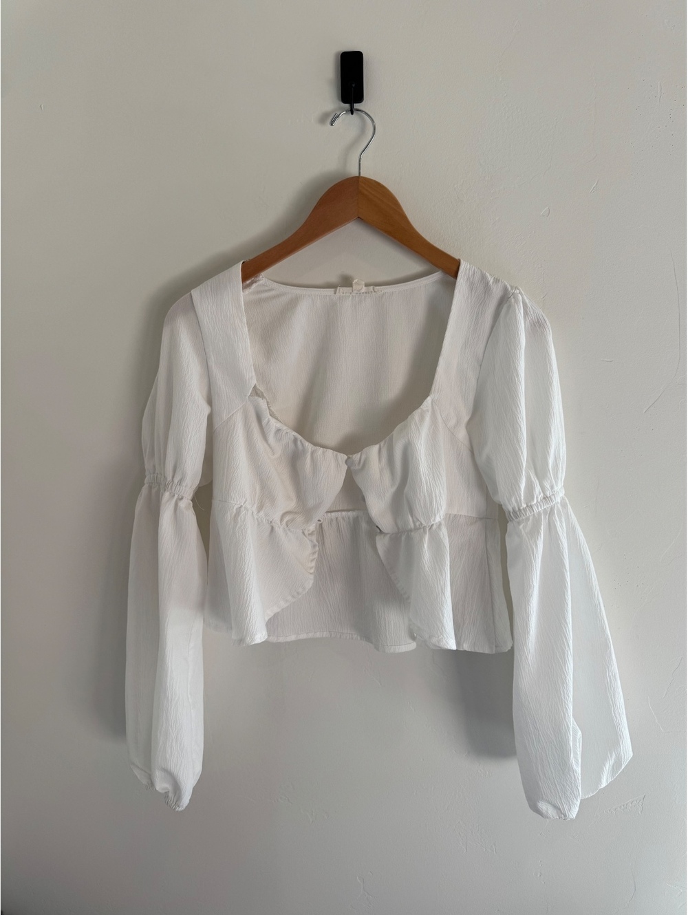L.A. Hearts White Cutout Ruffle Long Sleeve Crop Top Size Small